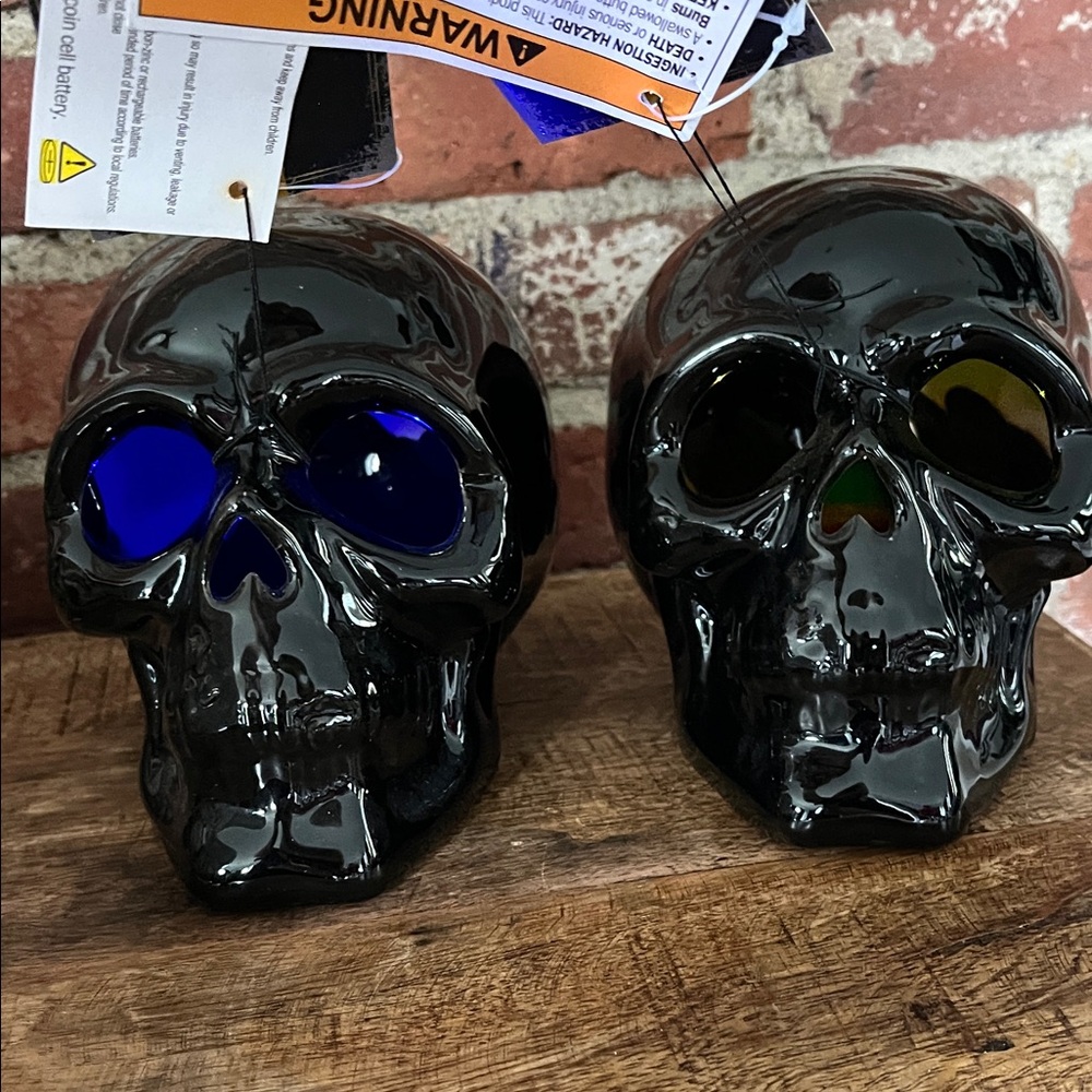 Black Skull Holiday Decor Set